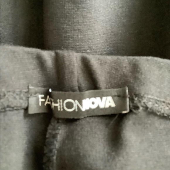 Fashion Nova Ladies 2pc Shorts Set - Picture 10 of 11